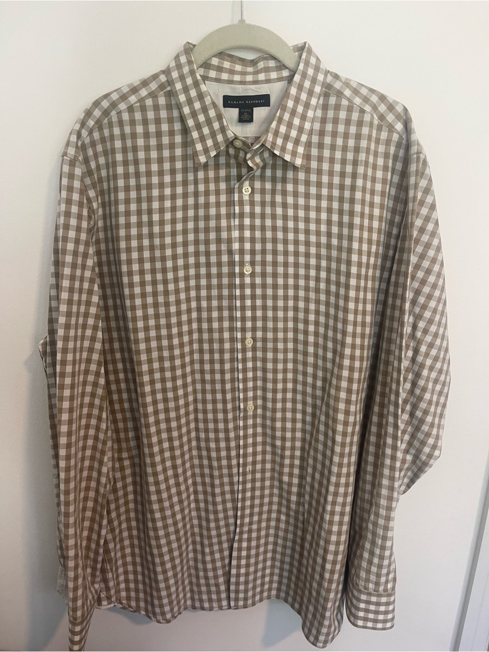 Banana Republic Men's Tan and White Gingham Button-Down Shirt